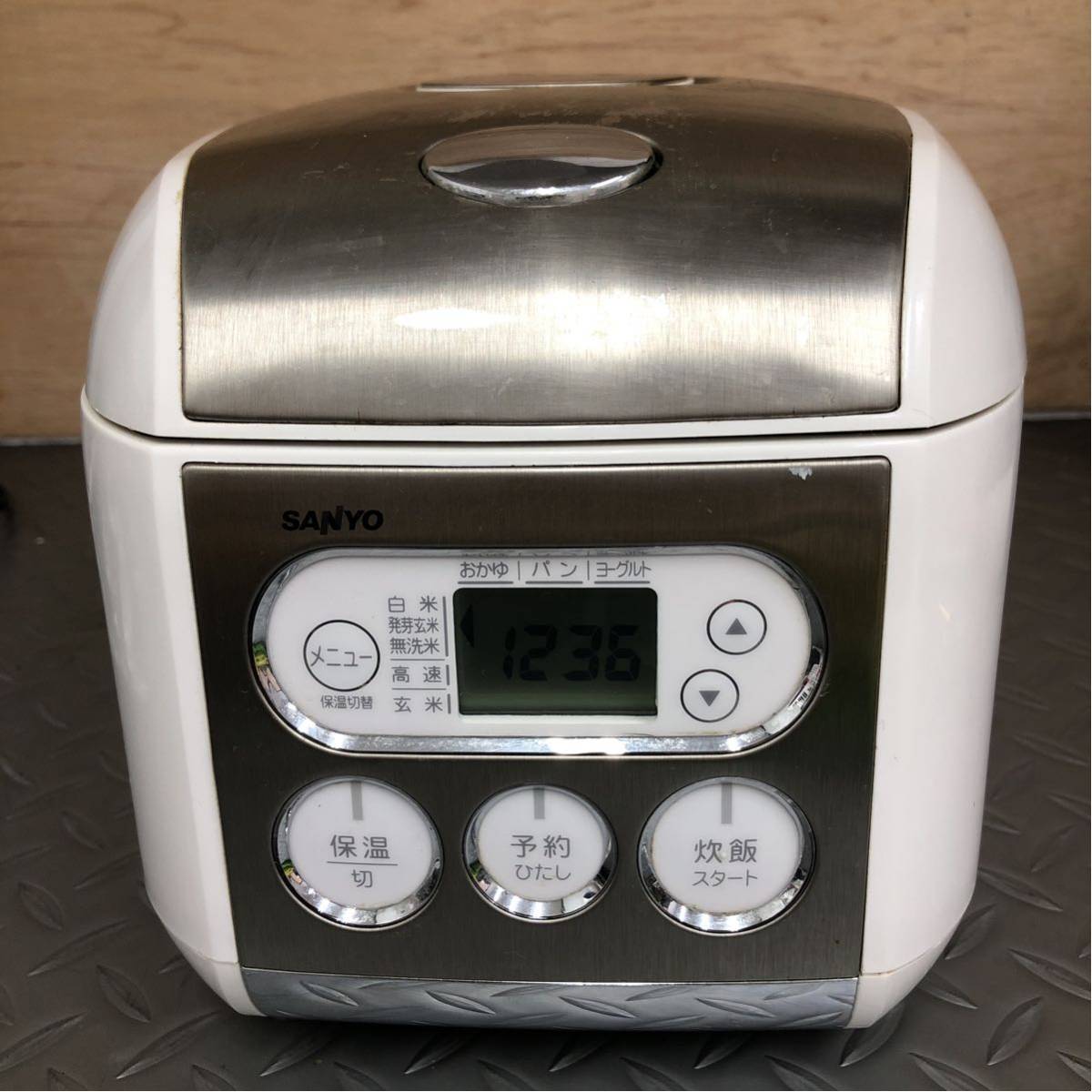 Sửa chữa nồi cơm điện cao tần nội địa nhật Sanyo