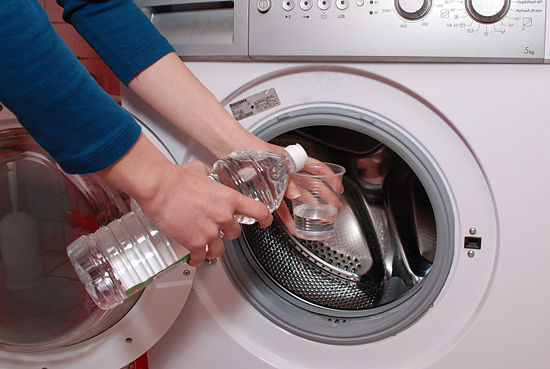 Hướng dẫn cách vệ sinh máy giặt đơn giản nhanh chóng