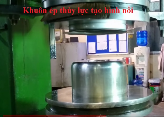 Ép thủy lực tạo nồi